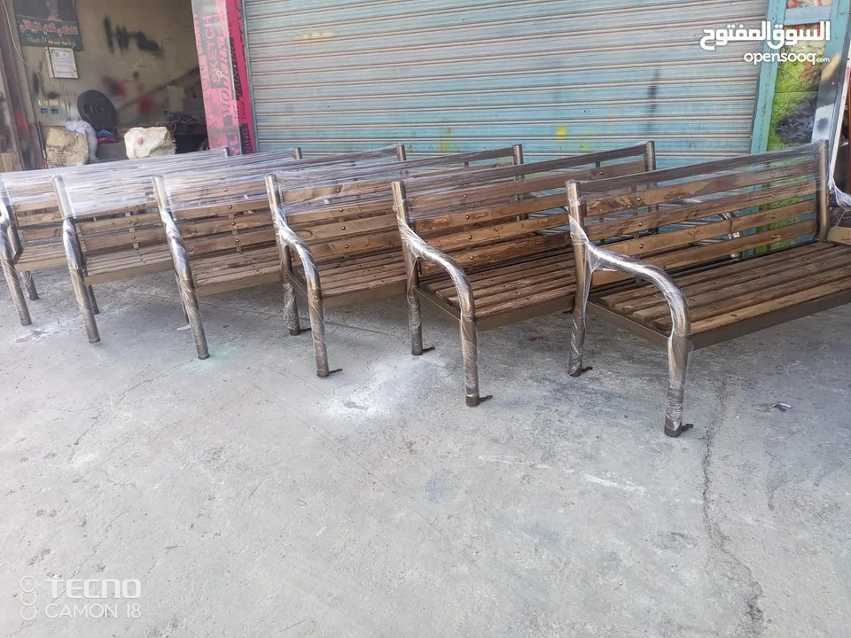 طقم مقاعد وبنشات حديقة حديد وخشب سويد رباعي مع طاولة