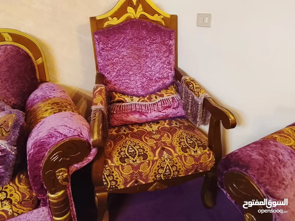 طقمين   كنب