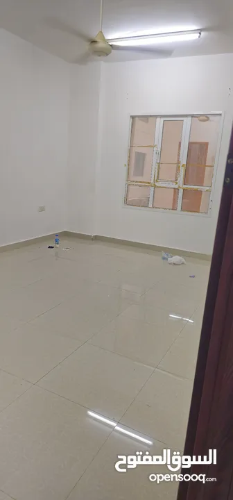 For rent, an apartment in Qurum, 3 rooms, price 340 riyals
