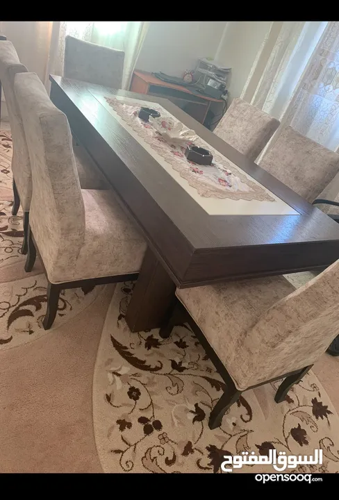 طاولة سفرة خشب بلوط