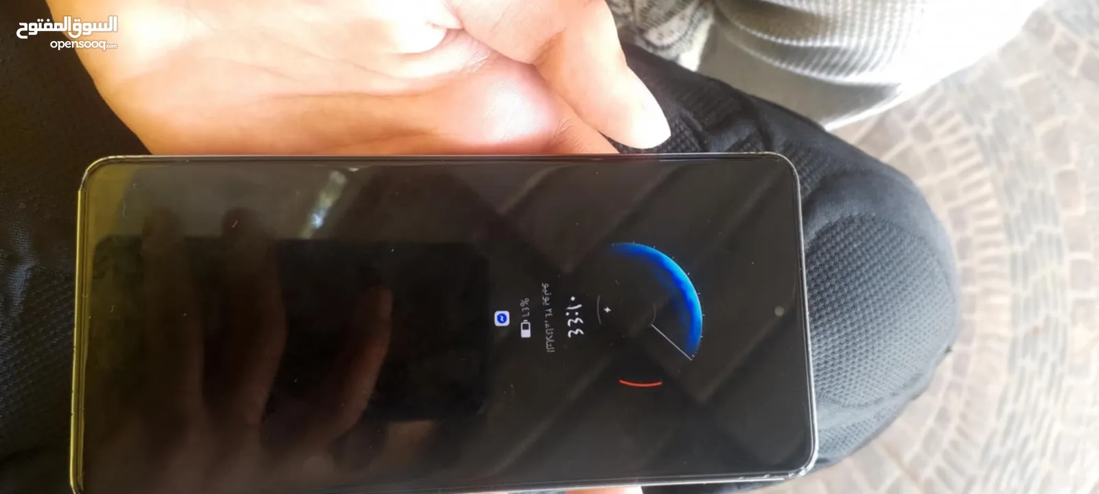 تلفون Infinix not 30 pro  8 رام 256 جيجا مساحة تلفون معالجو G99 و الباك مكسور شوي رحت فحصته مو مأثرة