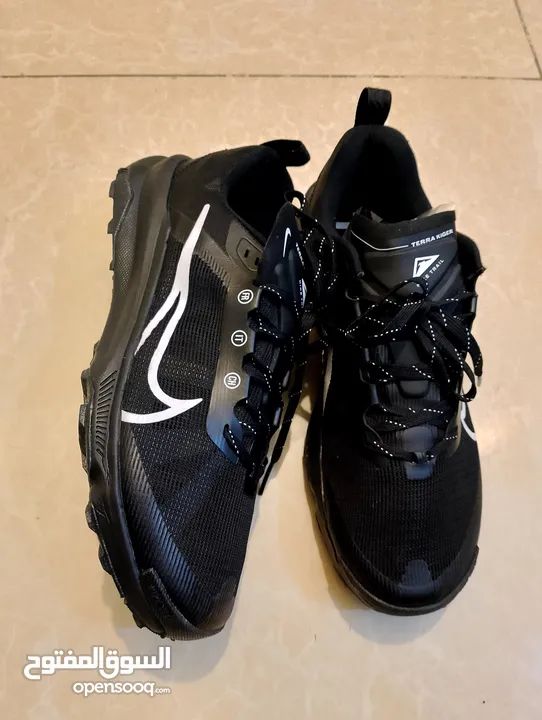 حذائين   NIKE  اصليات وارد امريكي جديد غير مستخدم