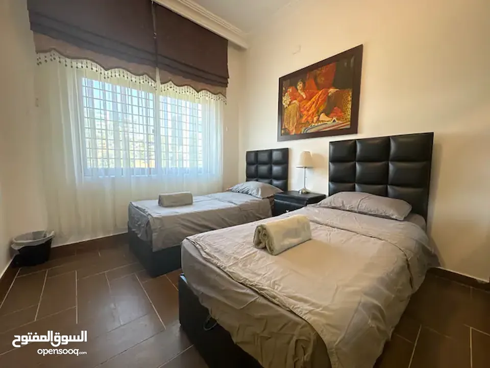 شقه غرفتين نوم مع ترس خاص قرب الدوار الرابع