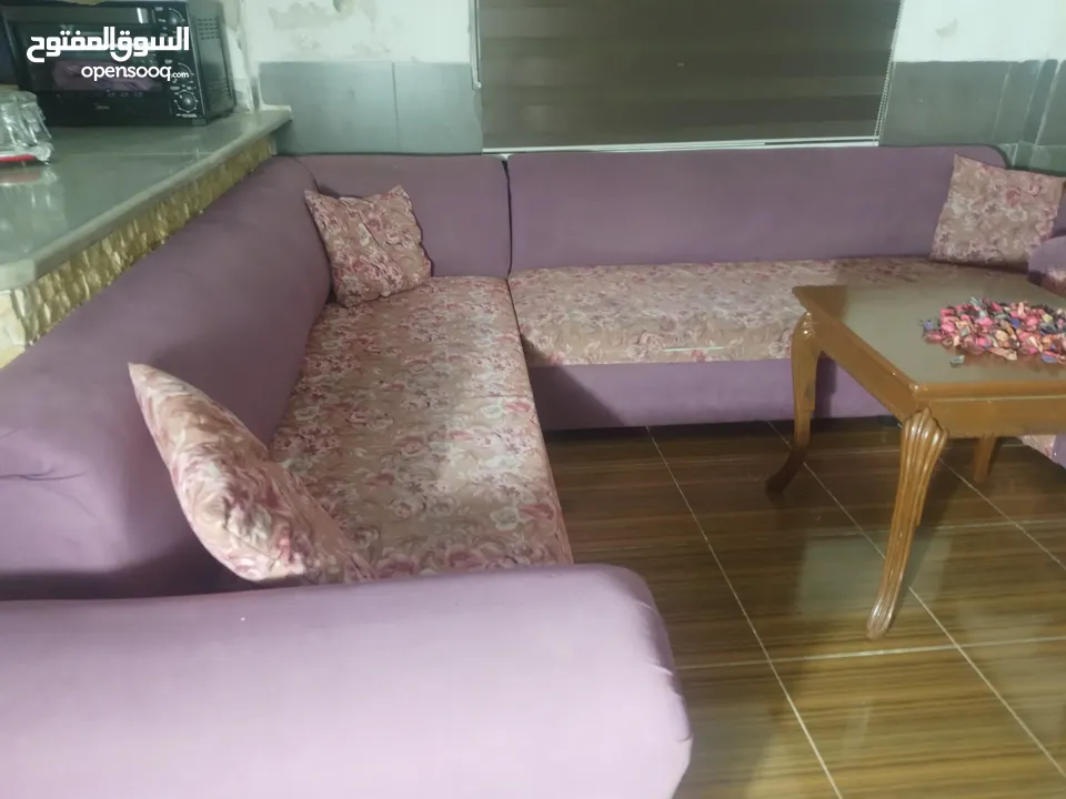 غرفة جلوس لون زهري
