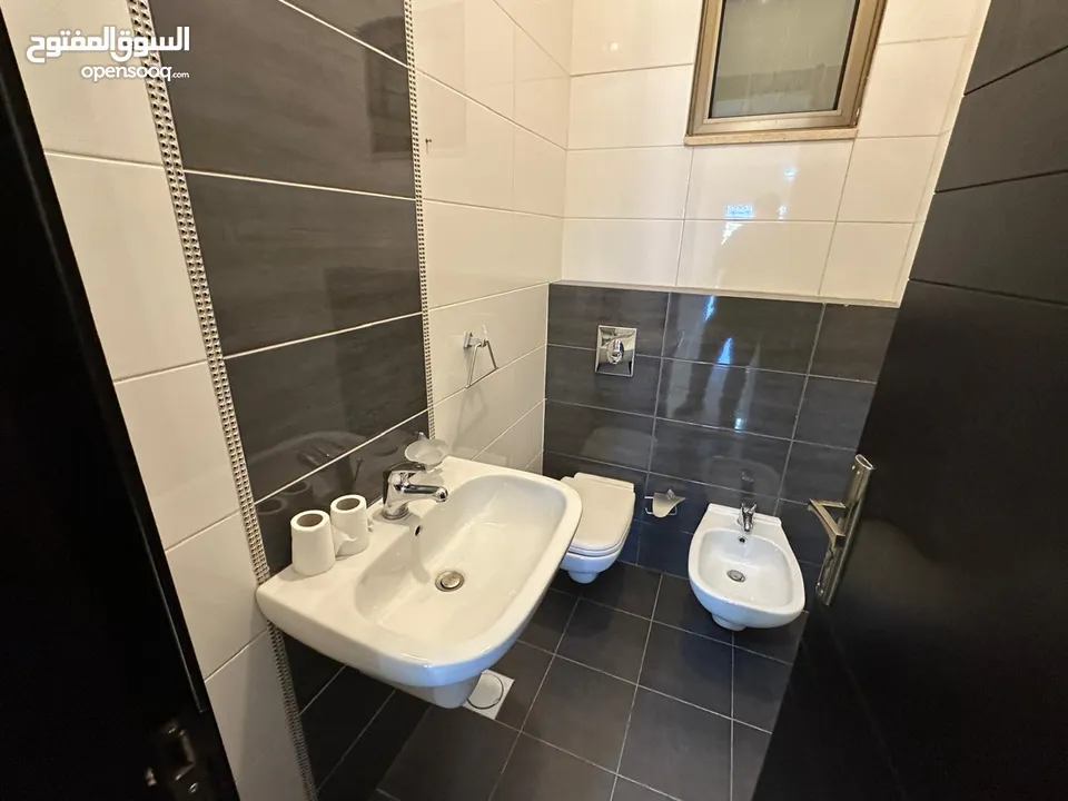 شقه غير مفروشه للأيجار في طريق المطار ( Property 40590 )-174899580