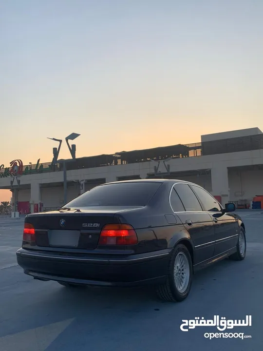 للبيع BMW 528i 2000 وارد جابان