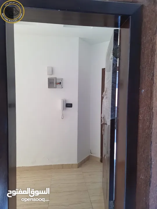 شقة مميزة للبيع في خلدا - خلف السيفوي 160م مع ترس 40م تشطيب سوبر ديلوكس لم تسكن
