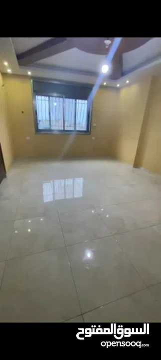 شقه للبع في منطقه بتونيا  مساحه بتونيا مساحه 180متر