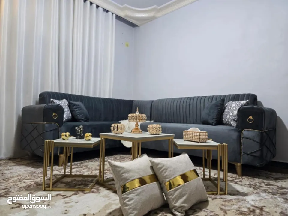 طقم كورنر 9 مقاعد لون سكني خشب سويد قماشه مموجه استعمال شهرين  الموقع ماركه الجنوبيه