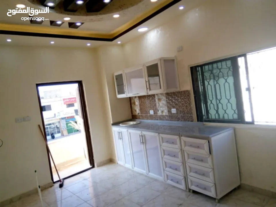 مطابخ الامنيوم بأرقى التصاميم والفنون أبواب الامنيوم مناخل تركيب صيانه اباجورات كهربا وعادي  شبابيك