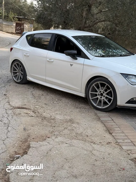 سيات ليون 2015 ترخيص تأمين لشهر 8