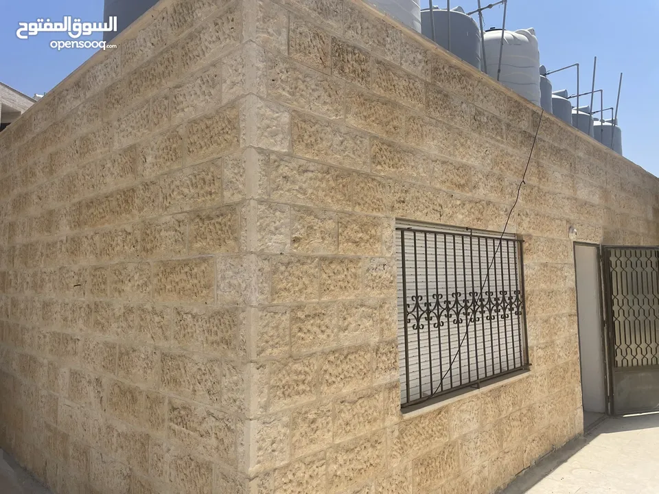 روف للإيجار طبربور مقابل القياده بنفس البنايه صيدلية بانه وليان