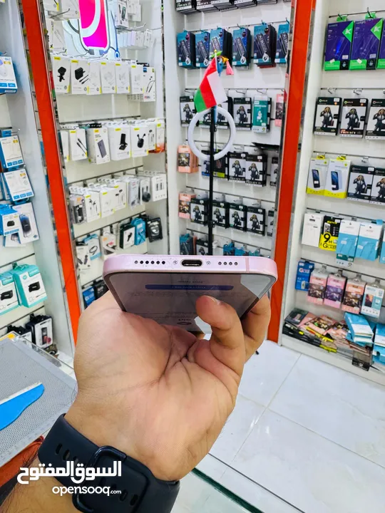 عرض خاص : iPhone 15 Plus 128gb هاتف بحالة الوكالة بدون مشاكل مع ضمان و ملحقات و بأقل سعر