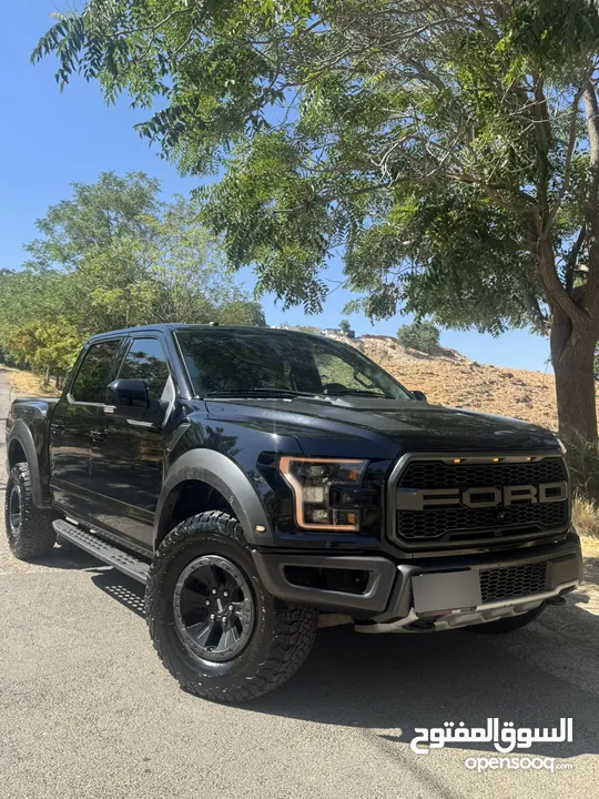 Ford F150 raptor 2018 clean Tittle color black 3.500cc v6 twin turbo eco boost super cab .