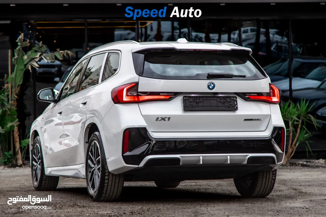 BMW IX1 e-drive 25L 2024 M Package kit full Electric