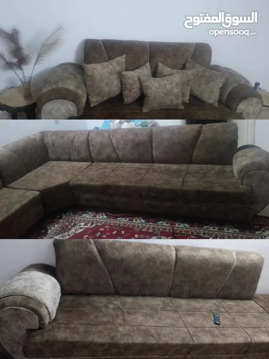 كنب. شاشه. طاولة وسط. طاولة شاشه