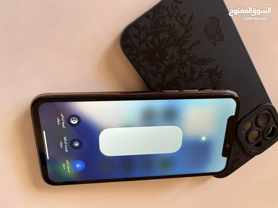 للبيع آيفون 11pro بسعر حرق