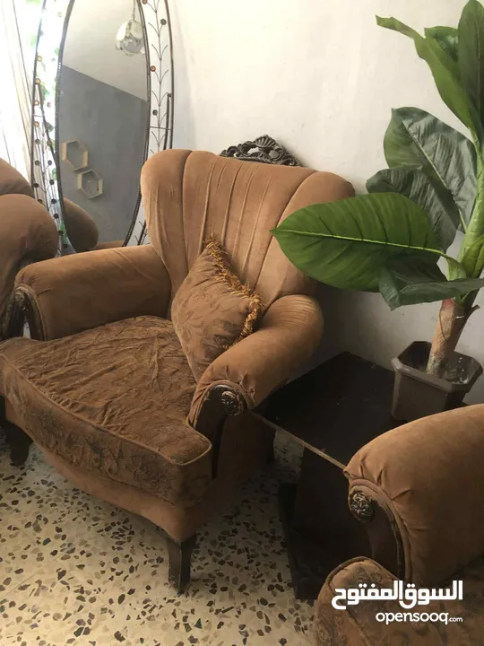 كنب مستعمل بحاله الوكاله