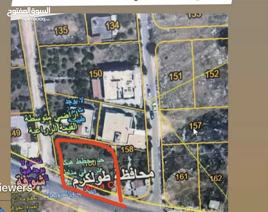ارض للبيع تصنيف سي امن واصل جميع الخدمات ومسوره من اربع جهات تقع عشارع الرئيسي ويوجد اشجار داخلها