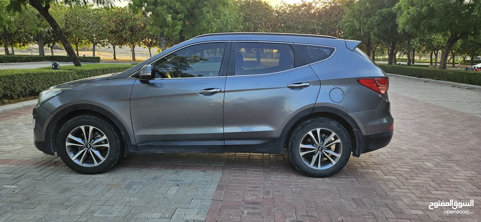 Expat driven, showroom maintained 3.3ltr santa fe 4wd for immediate sale