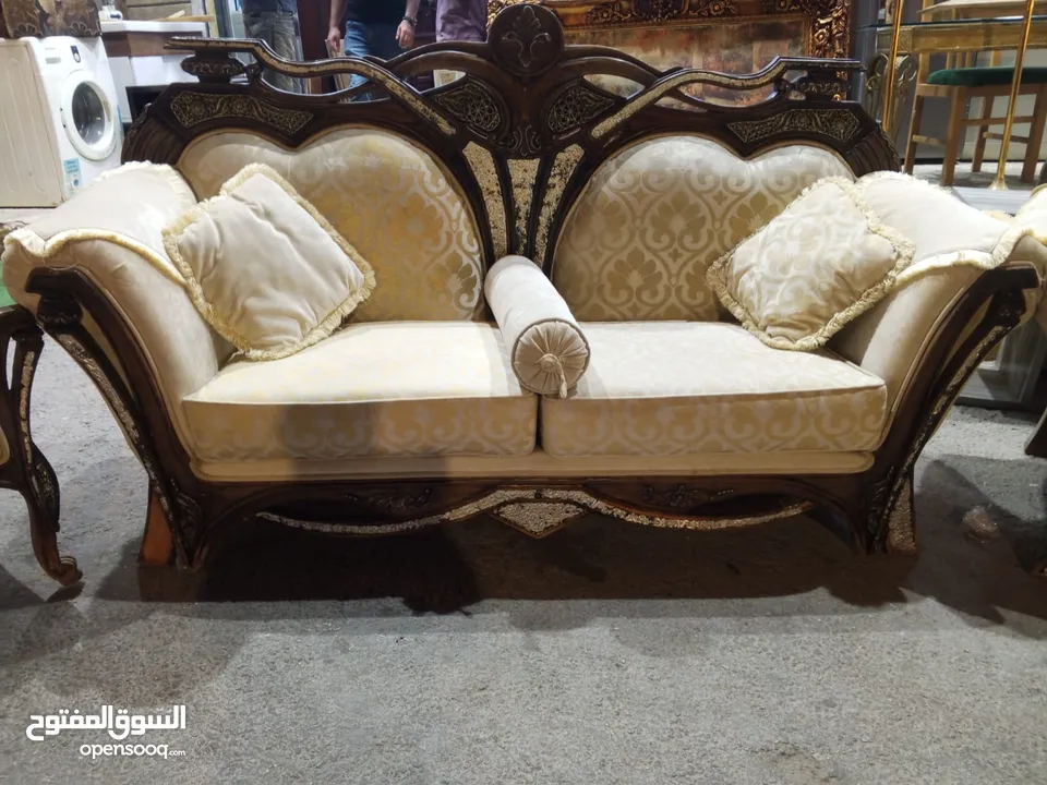 طقم كنب مرصع نحاس