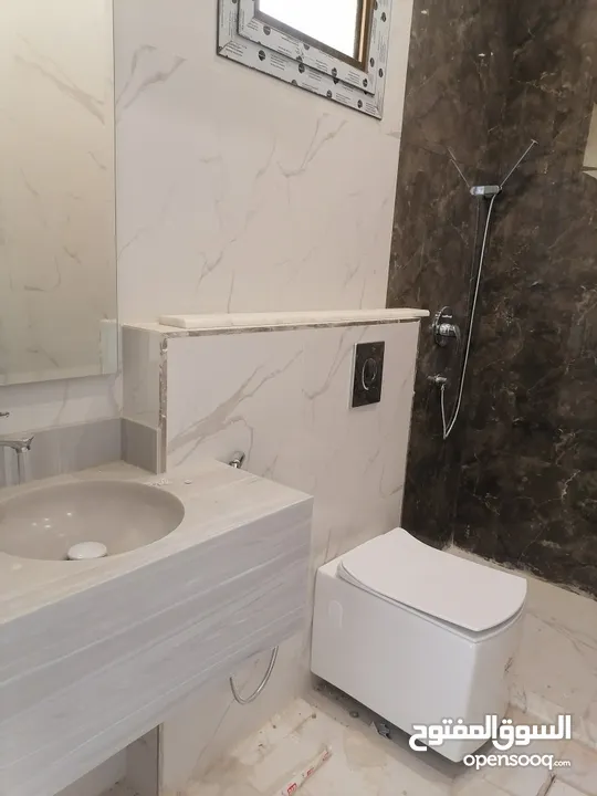 سباك تسيس وطشطيب وجميع انواع السيراميك بورسلان والخزن