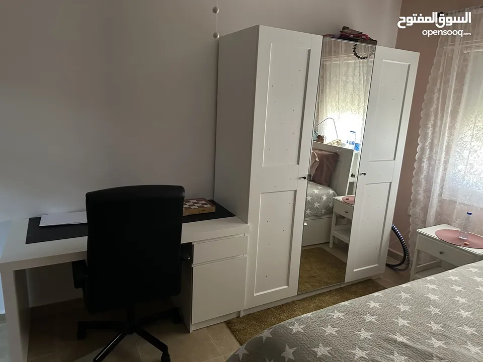 شقه مفروشه  سوبر ديلوكس واسعه واثاث جديد من افخم الانواع في منطقه هادءه جدا في الحي الجنوبي باربد