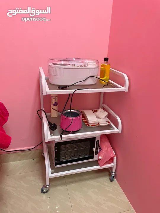 Ladies Beauty Salon located in Al khuwair 33 only 6 month use beauty salon with new machines