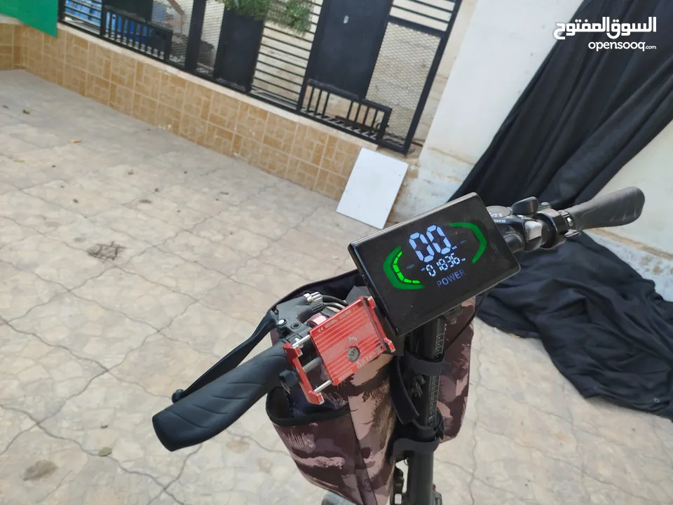بسكليت كهرباء للبيع  كل اشي جديد  بس في مشكله في البطاريه البسكليت بصلاه عنبي ولى برغي ناقصه