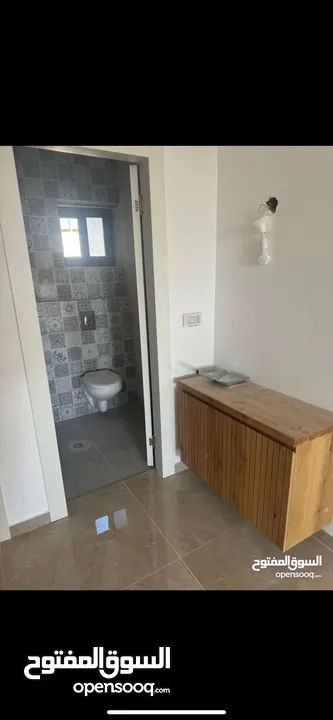 بيت جالا سدر شقق للبيع جاهز فوق مدرسه طليطه كل طابق شقتين اطلاله مميزه. سعر من 650 الي 800 شيكل