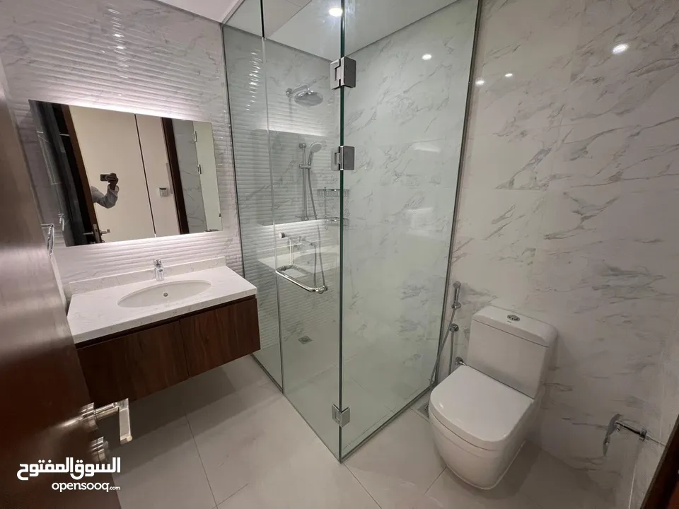 شقة غرفتين للبيع في لاجون الموج  Sea View 2 Bedrooms in Al Mouj