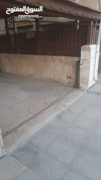 شقه أرضيه مفروشه للايجار بالشميساني موقع مميز