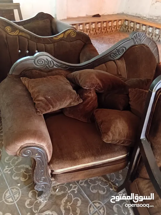 طقم كنب مستعم بس نظيف وكثير مشالله