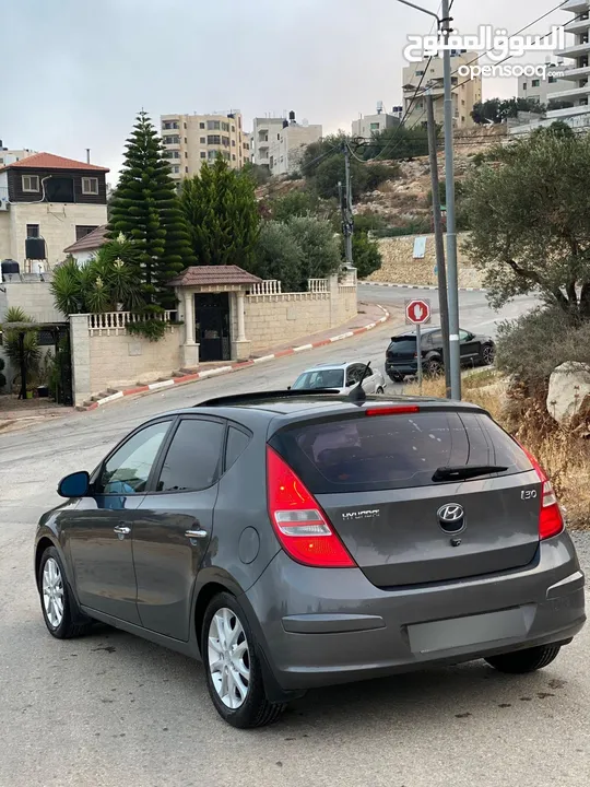 هونداي i30 موديل 2009 عداد 90000 سياره نضيفه ولا أروع بدون حوادث مناسبه للعائلات و الستعمال اليومي