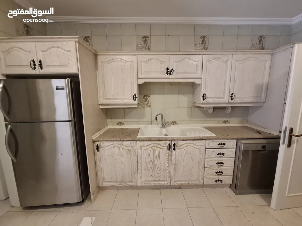 شقة غير مفروشة للإيجار  ( Property 43170 )-174836195