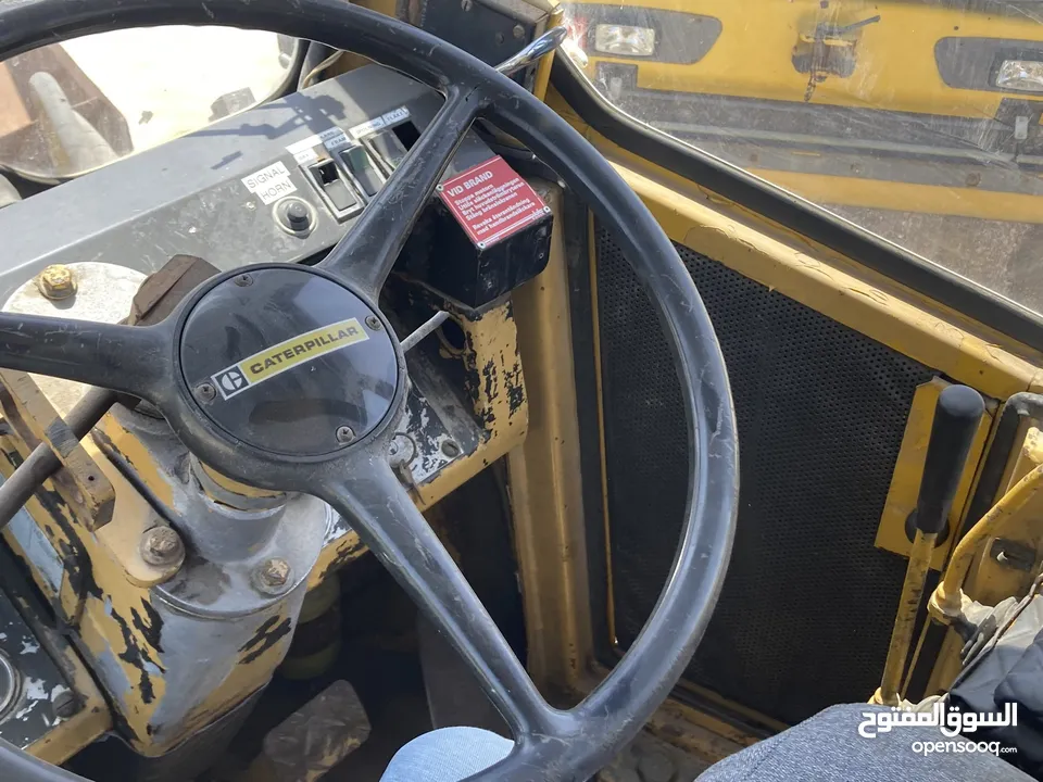 CATERPILLAR 910