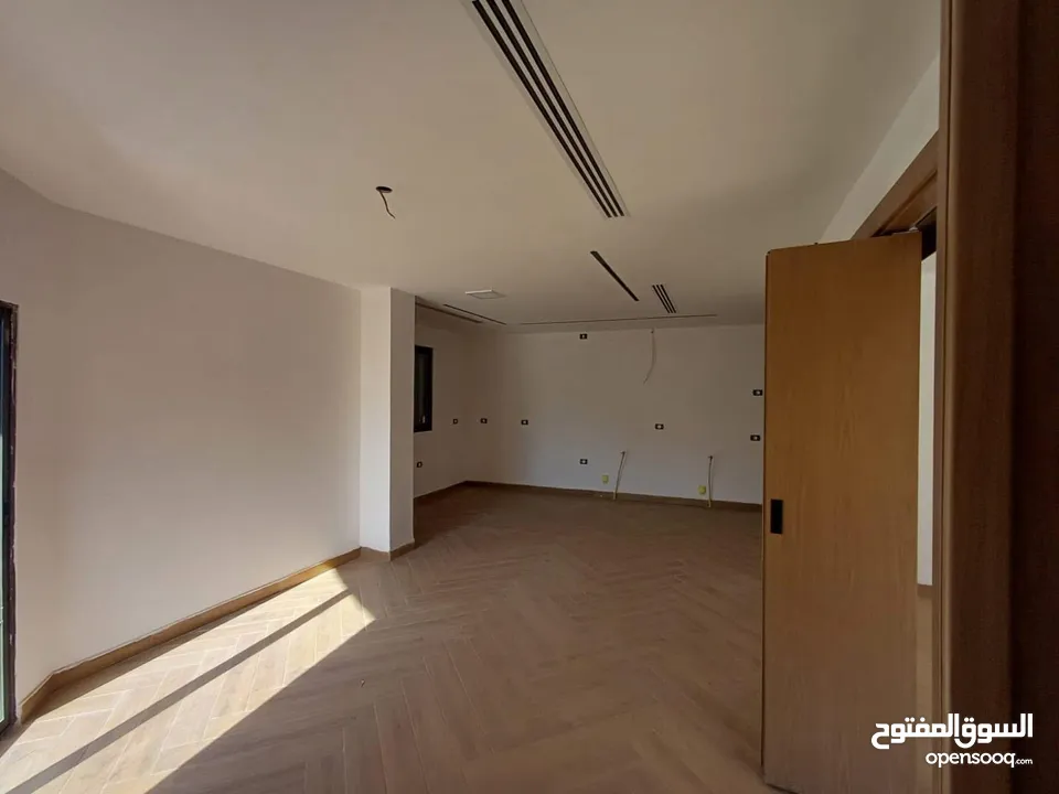 شقة فاخرة لم تسكن بعد