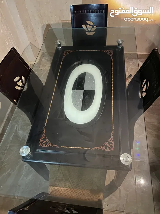 طاولت سفره للبيع خشبً زان وزجاج ضد الكسر