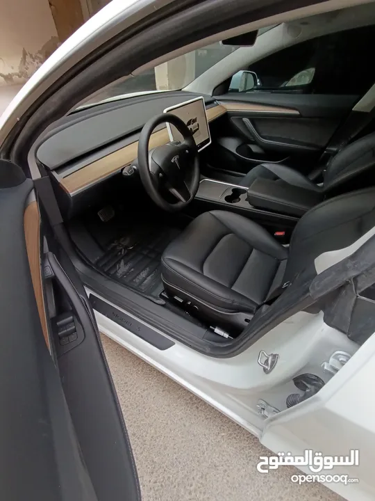 TESLA MODEL 3 ONLY 8000KM