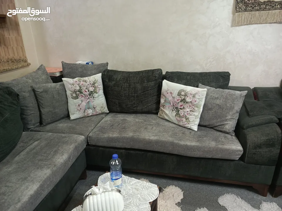 طقم كنب شبه جديد للبيع فقط