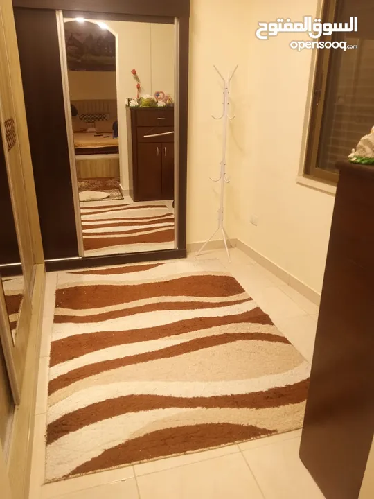 شقه للبيع طابق ارضي موقع مميز