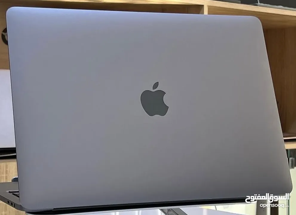 Macbook pro core i7 1TB SSD 2018