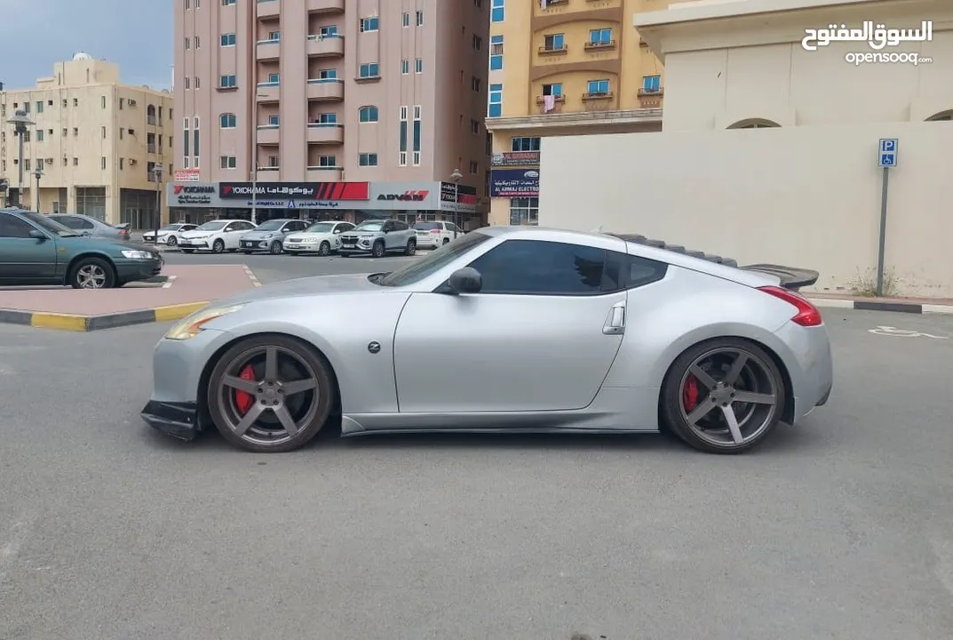 DHS 19500/= 2009 NISSAN Z370 / AUTO