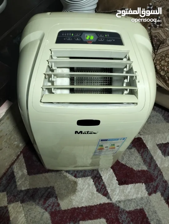 مكيف  ياباني فل انفيرتر 4++++ بارد حامي مع اغراضه اصلي بشاشه وكاله تبريد فريزر بسعر حرق شفرات متحركه