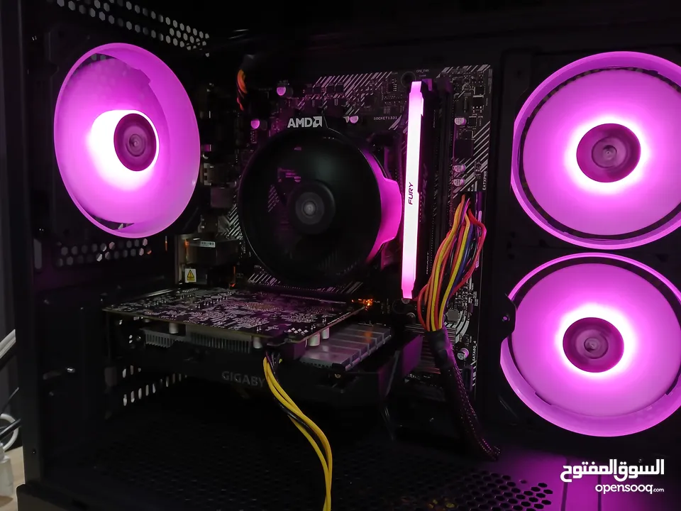 PC Gaming مستعمل بعض القطع جديدة