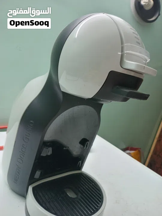 الة قهوة تعمل بالكبسولات جميلة جدا للشتتاء جديدة حالة ممتازة