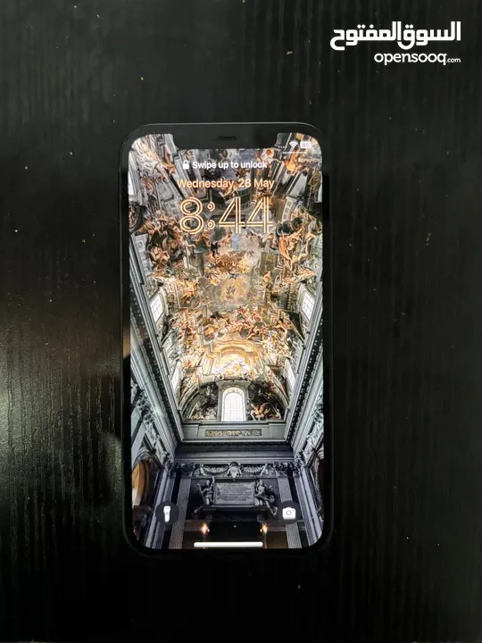 Iphone 12 128gb بحالة الوكالة وبدون اي خدش مع 9 كفرات وشاحن اصلي وكرتونة