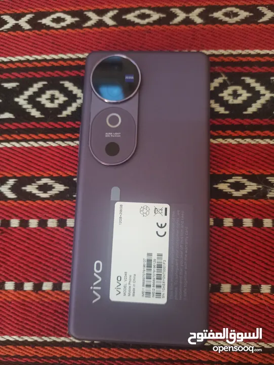 للبيع جوال vivo V40. الجديد كلياً صاحب اقوى كاميرات باقي التفاصيل في الوصف