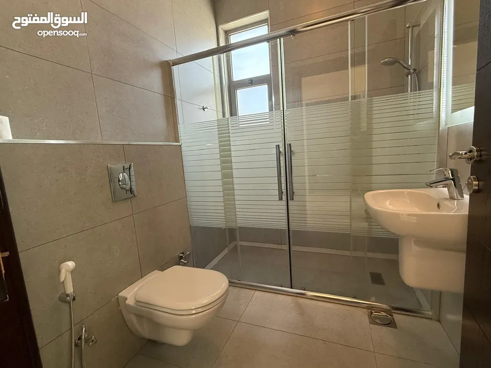 شقه غير مفروشه للايجار في الدوار الرابع ( Property 41016 )-174973567