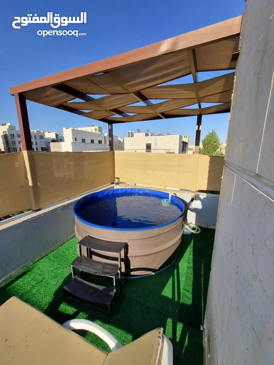 روف للايجار مع مسبح في عبدون